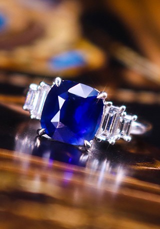 天然无烧皇家蓝蓝宝石戒指L1176