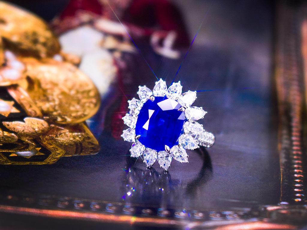 九月生辰石蓝宝石的象征意义与美好传说故事