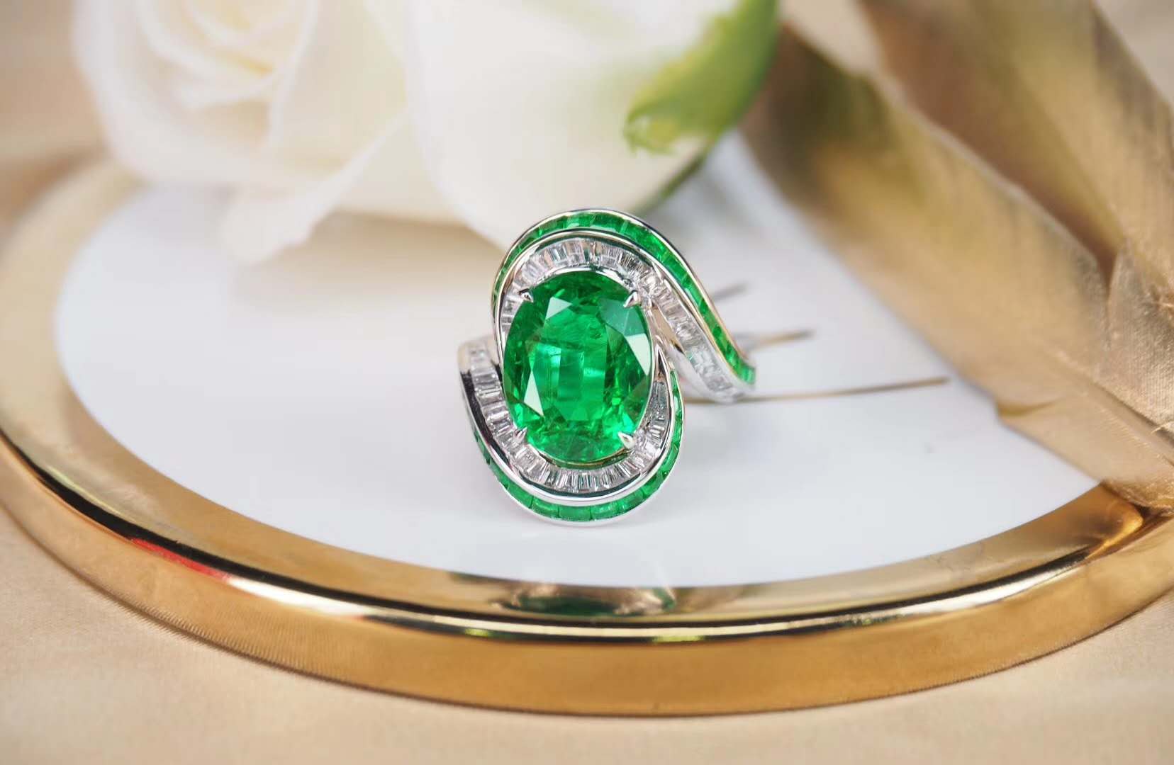 哪些彩色宝石更具有价值？什么样的彩色宝石更值得购买呢？