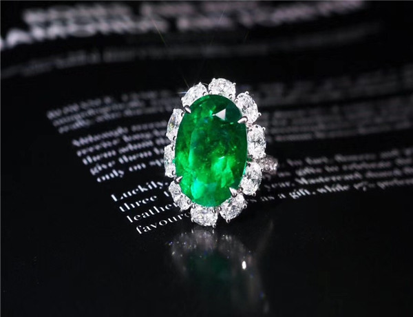 王者级别的彩色宝石都是什么样的？