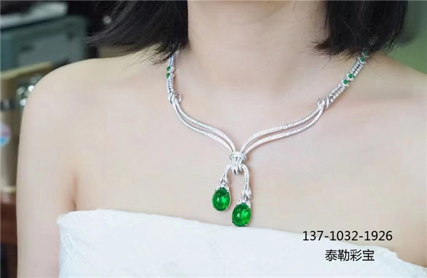 泛着光的小灯泡——素面祖母绿