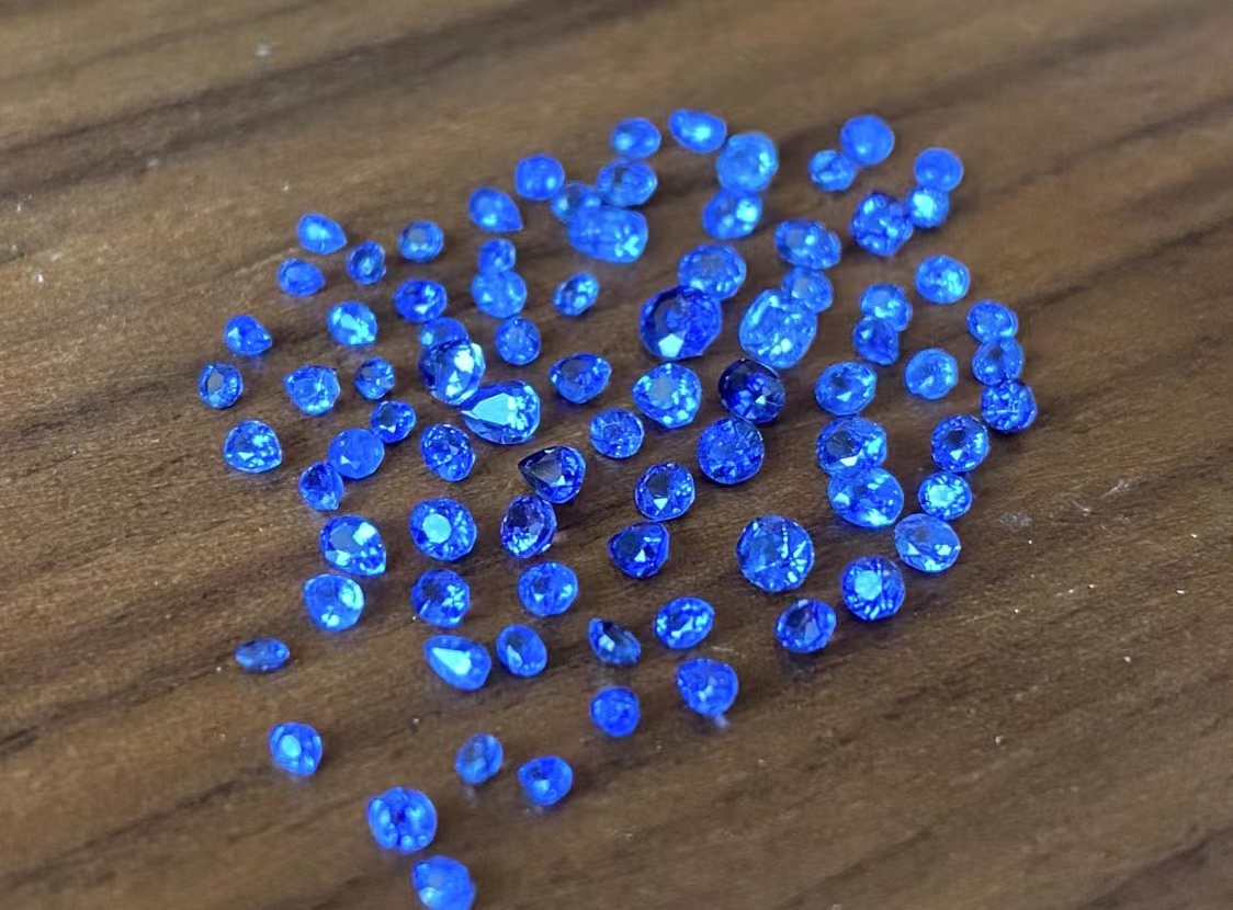 蓝色妖姬——钴尖晶石