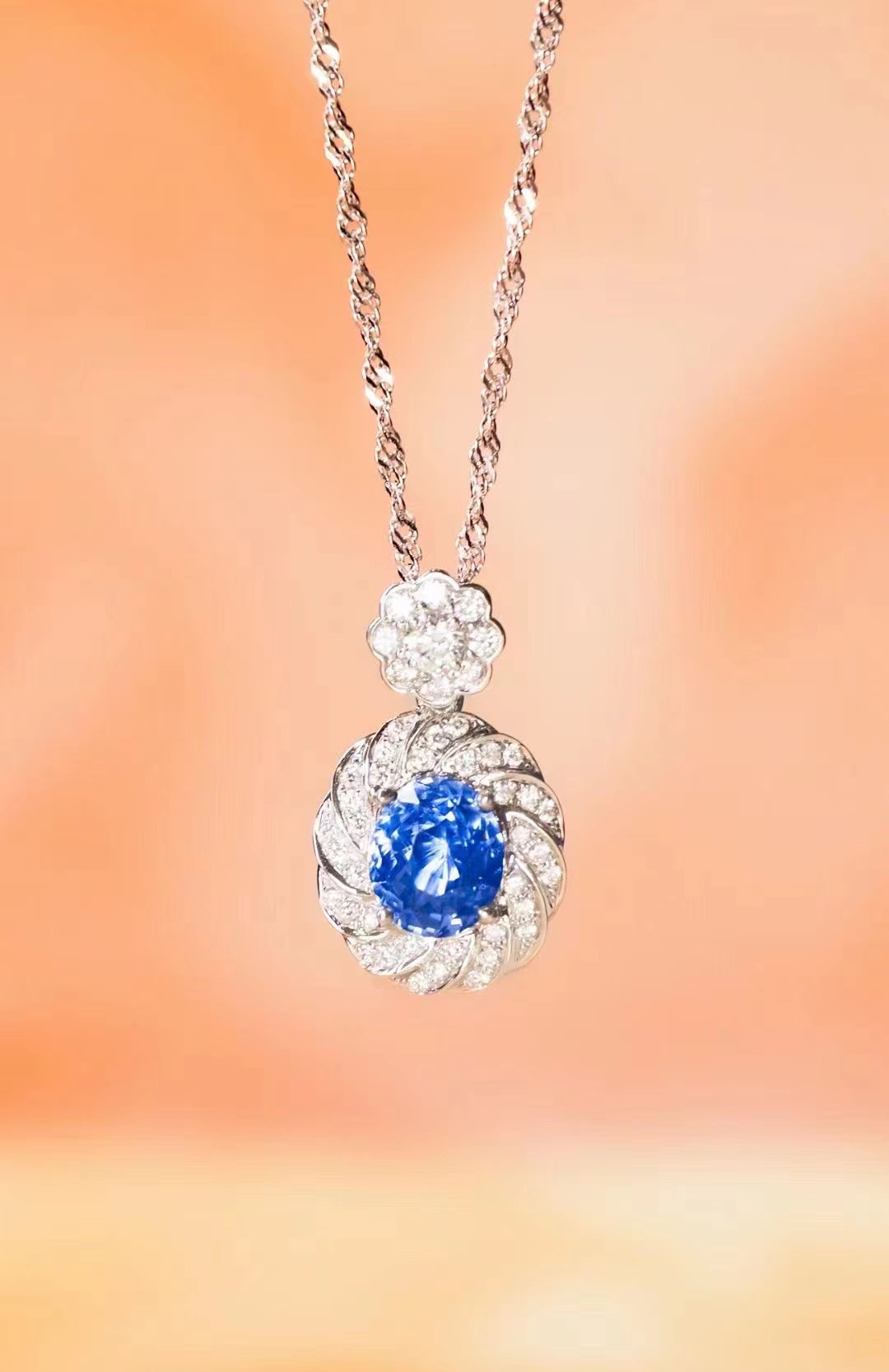 蓝宝石吊坠受欢迎的原因