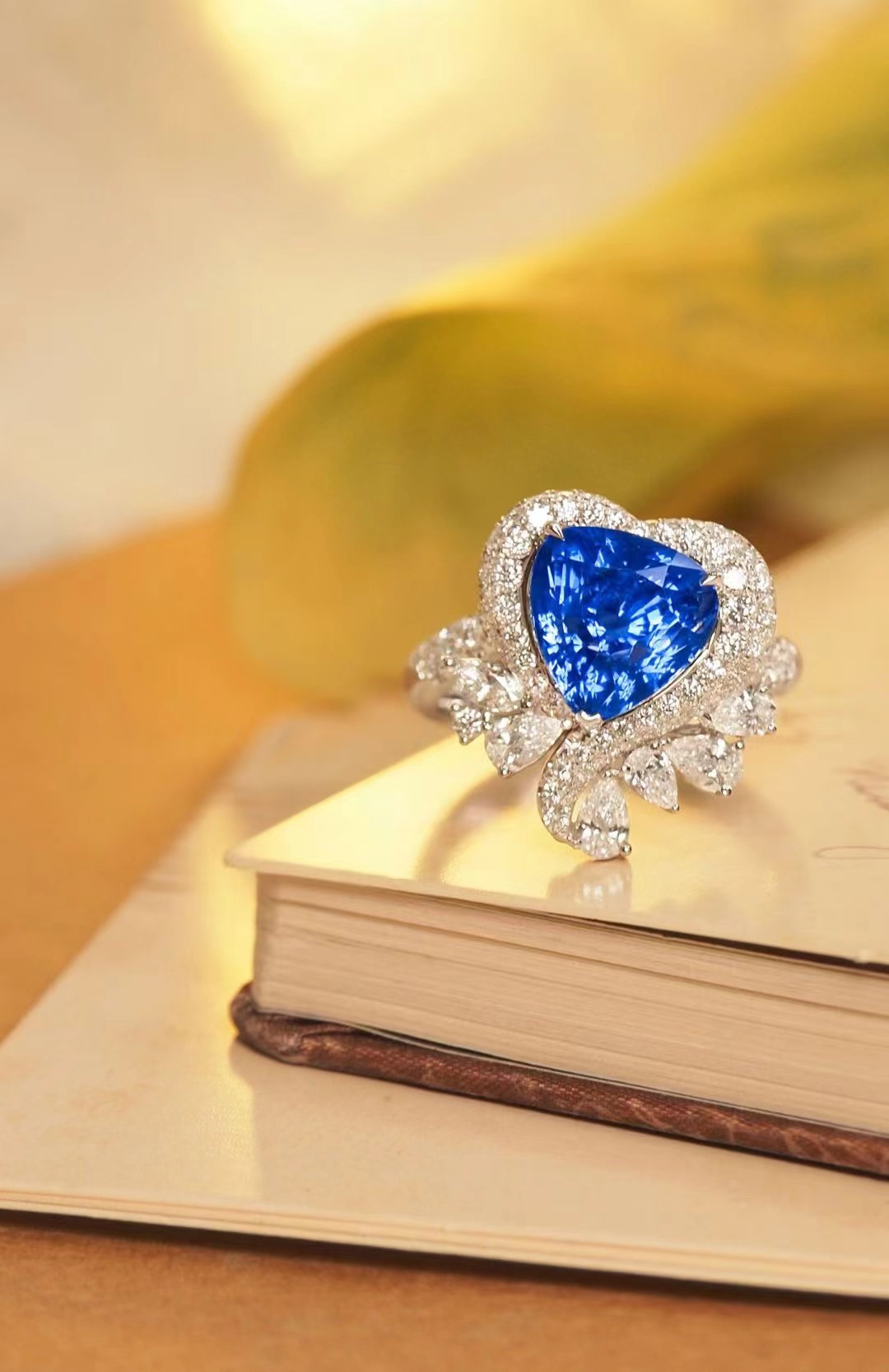 “宝石之国”简史，看斯里兰卡蓝宝石如何成为迷人小妖精